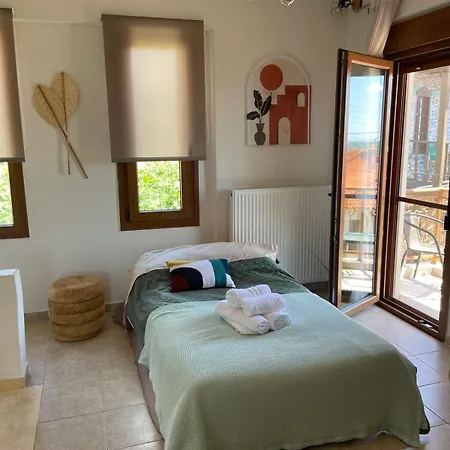 Niki's Paradise View * Ταξιάρχης